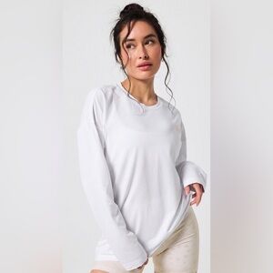 Fabletics 24-7 Long Sleeve Tee | L | NWT | Classic White | Luxe 360 Pink
